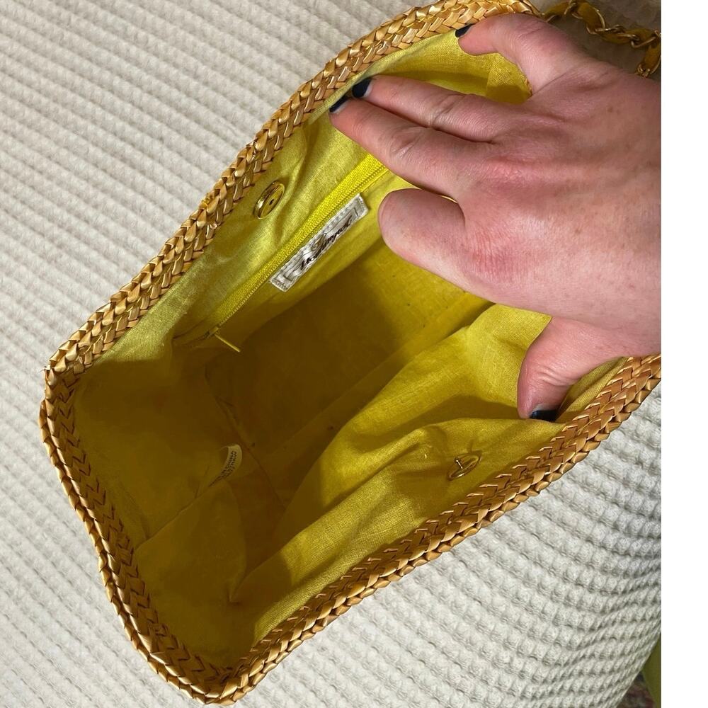 VTG Worthington Straw Bucket Bag W/ Gold Chain Strap & Bright Yellow Lining - Picture 9 of 12